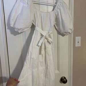 Elegant White Puff Sleeve Dress